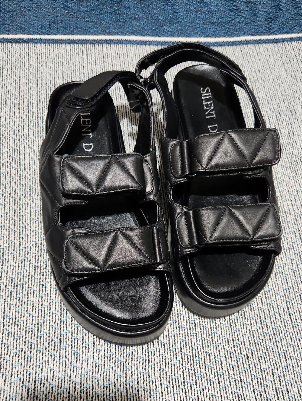 Silent D Sandals